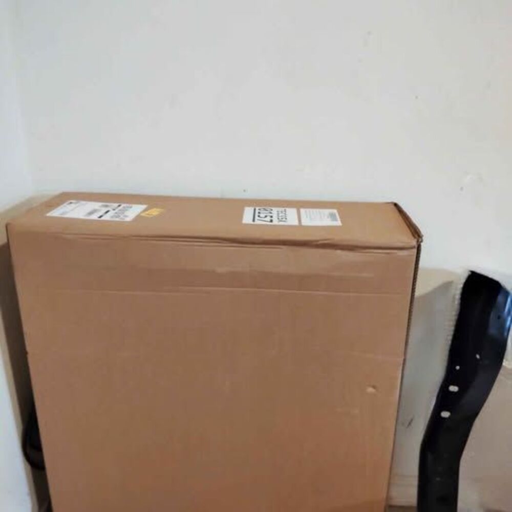 2014 Jeep Grand Cherokee Radiator NEW IN BOX